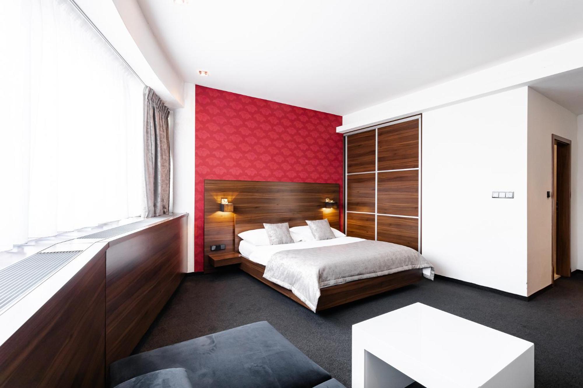 Tempus Club Garni Hotel Bratislava Esterno foto