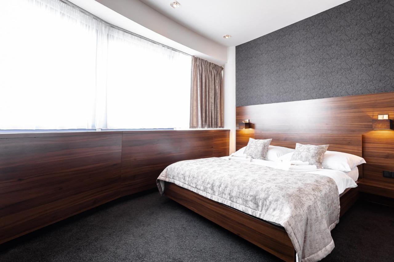 Tempus Club Garni Hotel Bratislava Esterno foto
