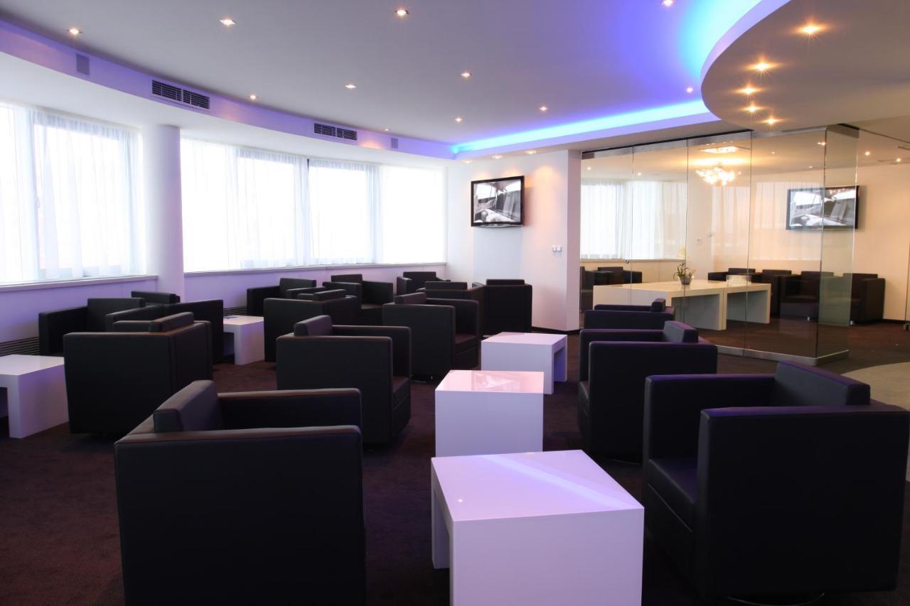 Tempus Club Garni Hotel Bratislava Esterno foto