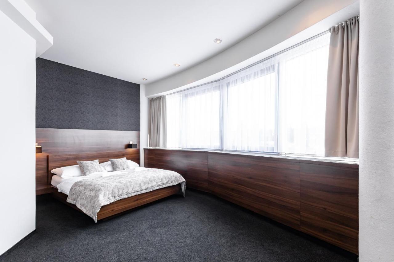 Tempus Club Garni Hotel Bratislava Esterno foto