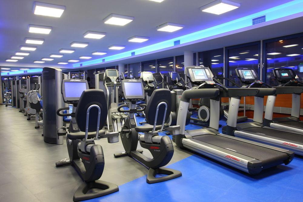 Tempus Club Garni Hotel Bratislava Esterno foto
